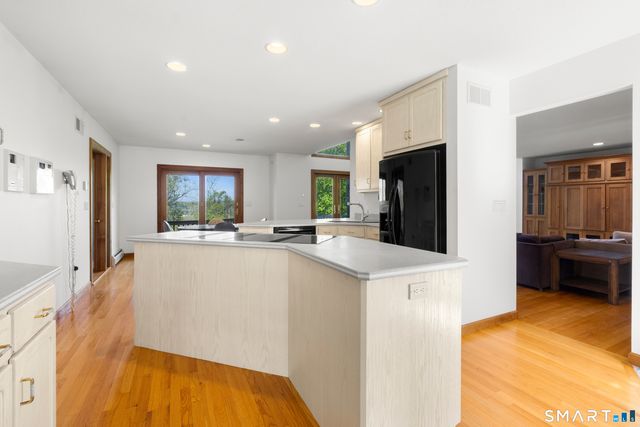 81 Anderson Road, Pomfret, CT 06259