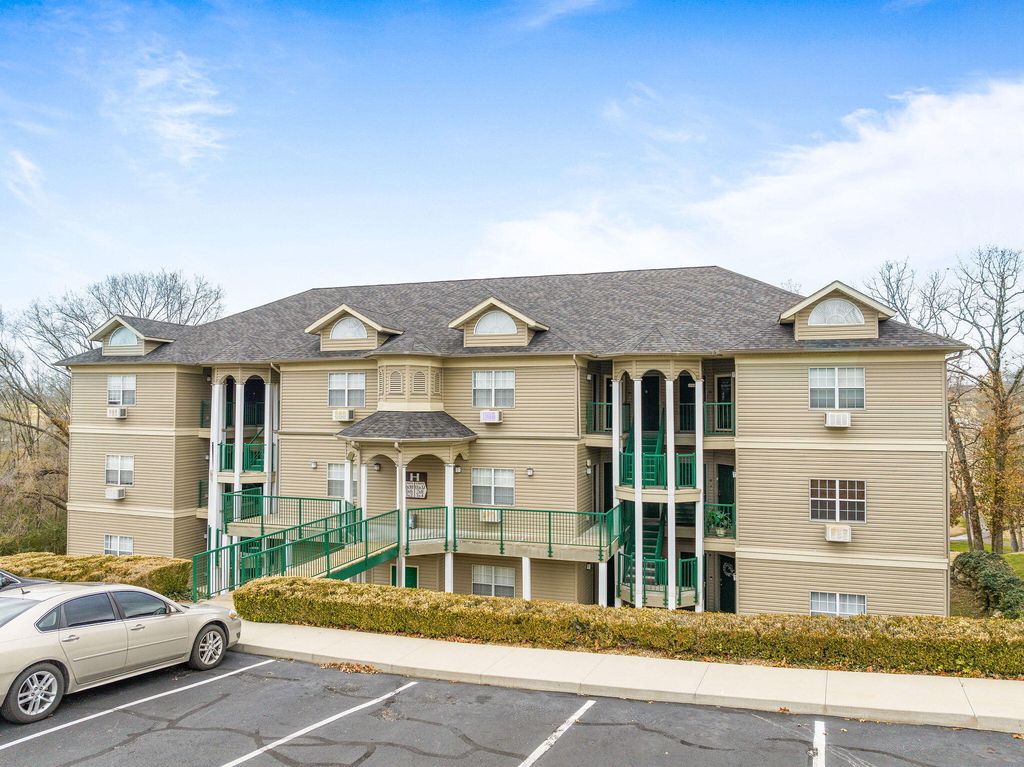 813 Holiday Ridge 3, Branson, MO 65616