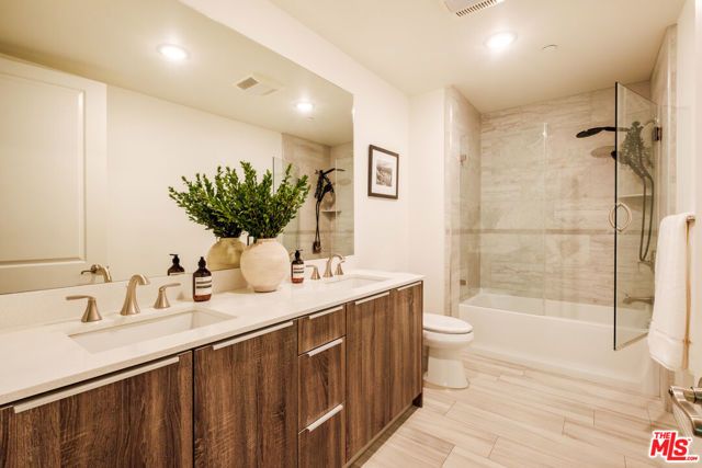 5253 Vantage Avenue 105, Valley Village, CA 91607