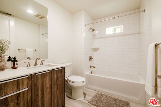 5253 Vantage Avenue 105, Valley Village, CA 91607