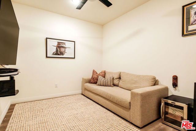 5253 Vantage Avenue 105, Valley Village, CA 91607