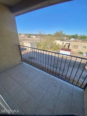 545 East Road F, El Paso, TX 79915