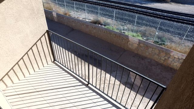 545 East Road F, El Paso, TX 79915