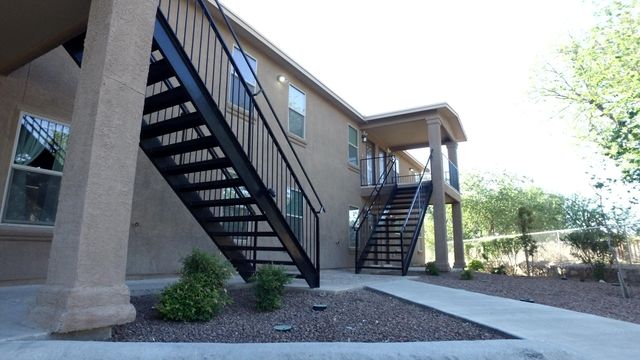 545 East Road F, El Paso, TX 79915