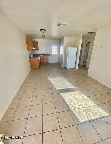 545 East Road F, El Paso, TX 79915