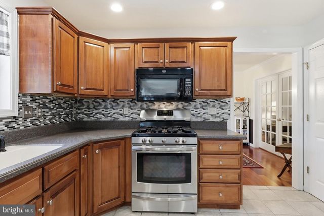 6123 JENNIFER LN, Spring Grove, PA 17362
