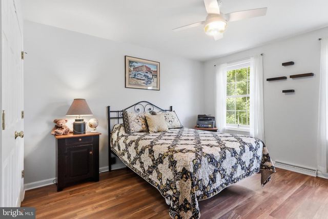 6123 JENNIFER LN, Spring Grove, PA 17362