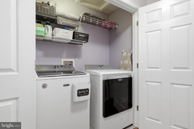 6123 JENNIFER LN, Spring Grove, PA 17362