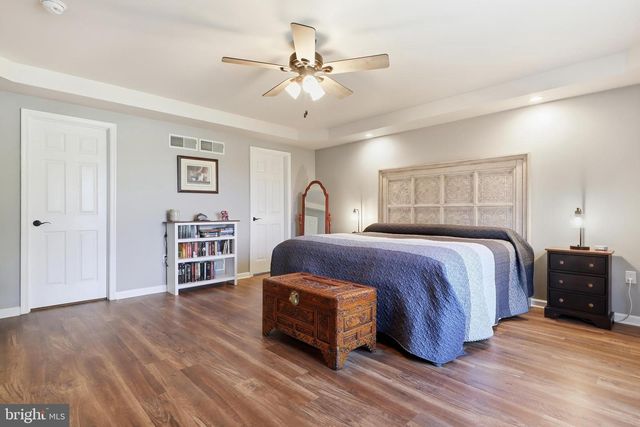 6123 JENNIFER LN, Spring Grove, PA 17362