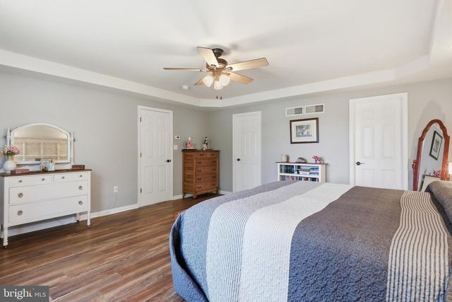 6123 JENNIFER LN, Spring Grove, PA 17362