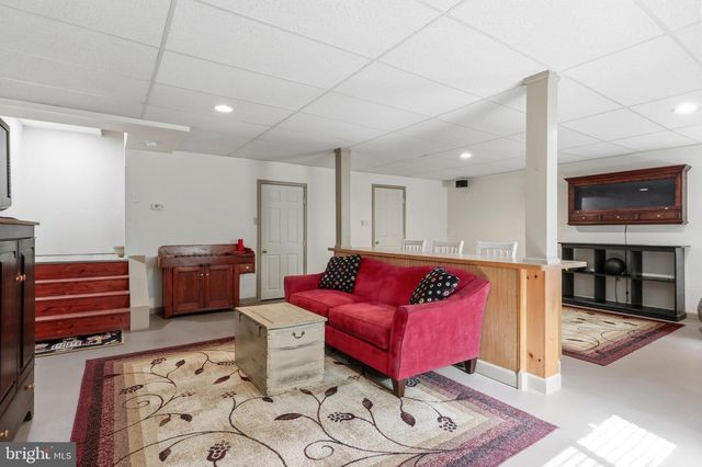 6123 JENNIFER LN, Spring Grove, PA 17362