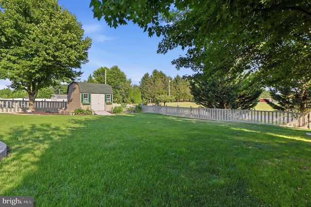 6123 JENNIFER LN, Spring Grove, PA 17362