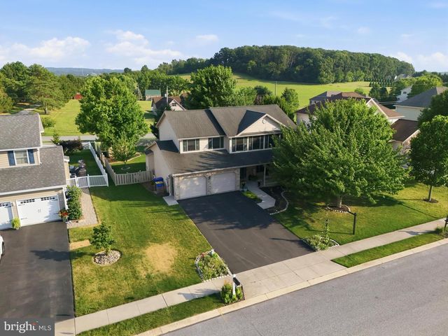 6123 JENNIFER LN, Spring Grove, PA 17362