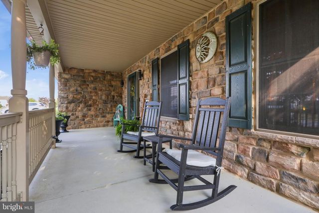 6123 JENNIFER LN, Spring Grove, PA 17362