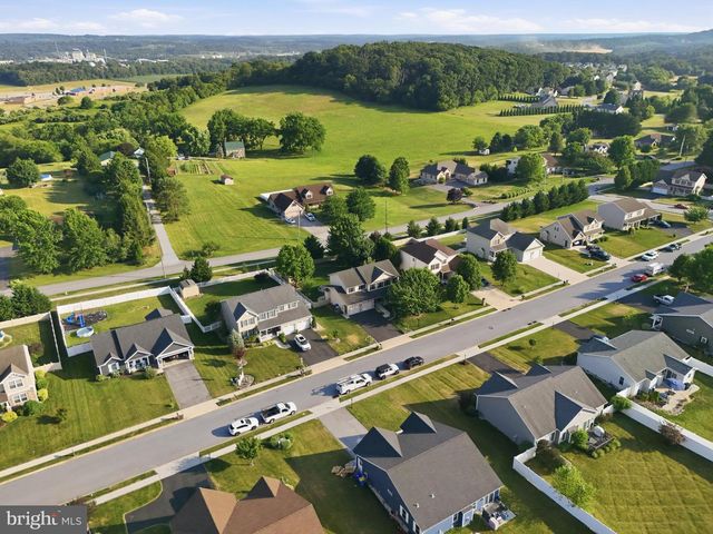 6123 JENNIFER LN, Spring Grove, PA 17362
