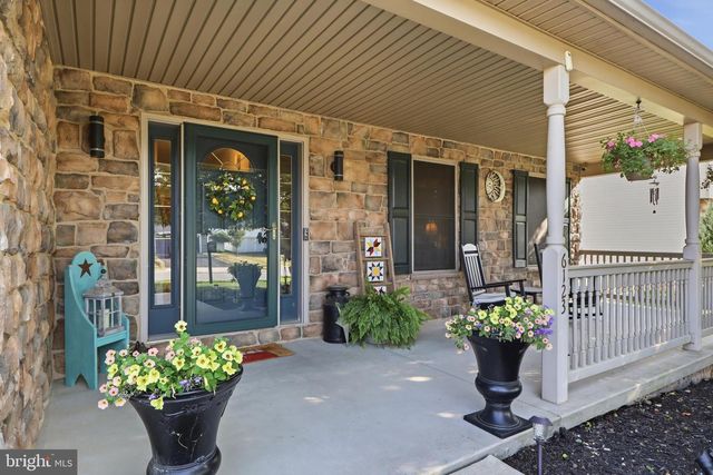 6123 JENNIFER LN, Spring Grove, PA 17362