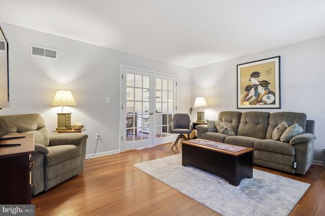 6123 JENNIFER LN, Spring Grove, PA 17362