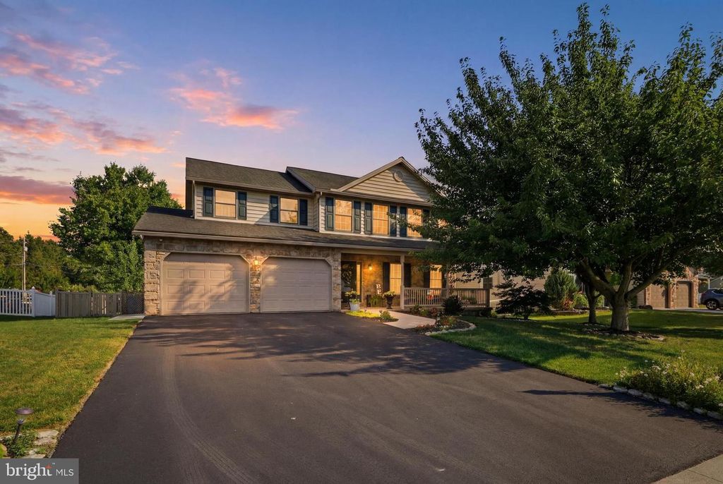 6123 JENNIFER LN, Spring Grove, PA 17362