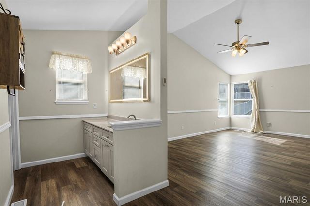 211 Butternut Stage Drive, St Peters, MO 63376