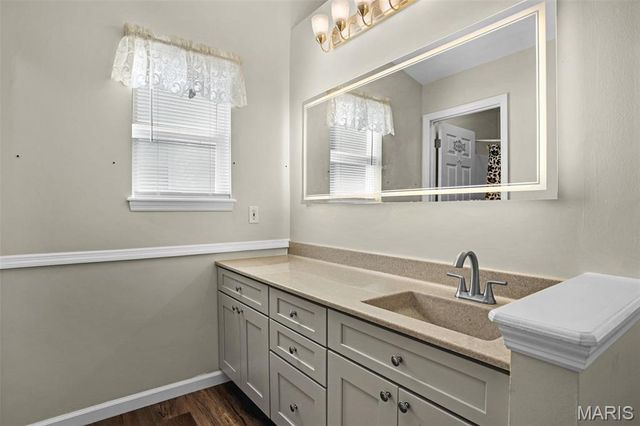 211 Butternut Stage Drive, St Peters, MO 63376