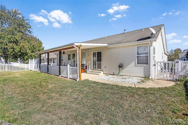 211 Butternut Stage Drive, St Peters, MO 63376