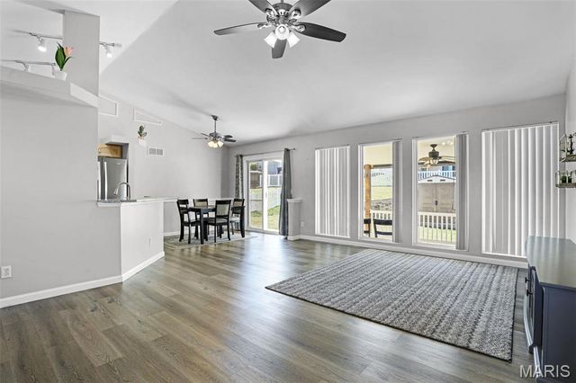 211 Butternut Stage Drive, St Peters, MO 63376