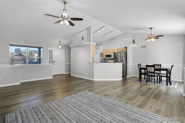 211 Butternut Stage Drive, St Peters, MO 63376