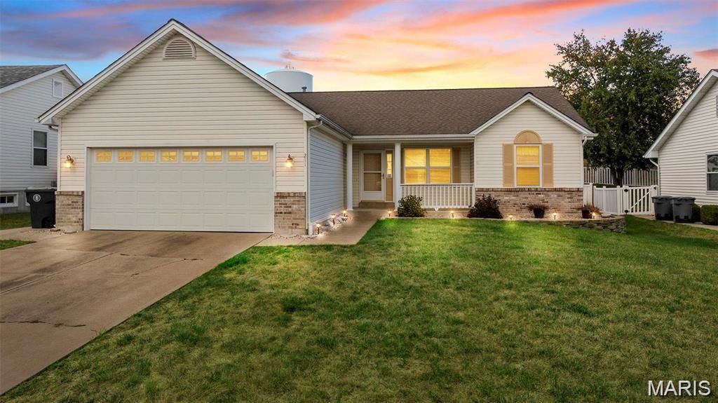 211 Butternut Stage Drive, St Peters, MO 63376