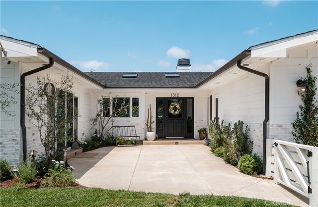 1312 Nottingham Road, Newport Beach, CA 92660