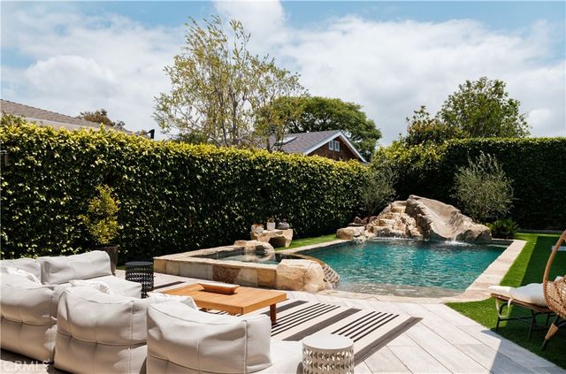 1312 Nottingham Road, Newport Beach, CA 92660