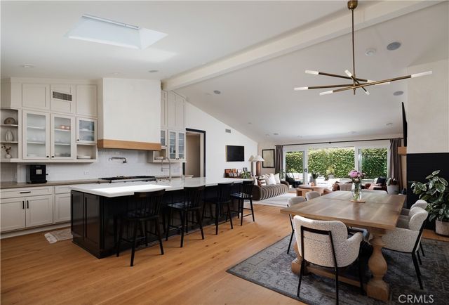 1312 Nottingham Road, Newport Beach, CA 92660