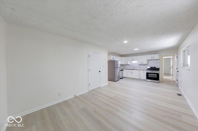 10016 Meadowlark Manor, Indianapolis, IN 46235