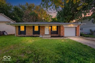 10016 Meadowlark Manor, Indianapolis, IN 46235