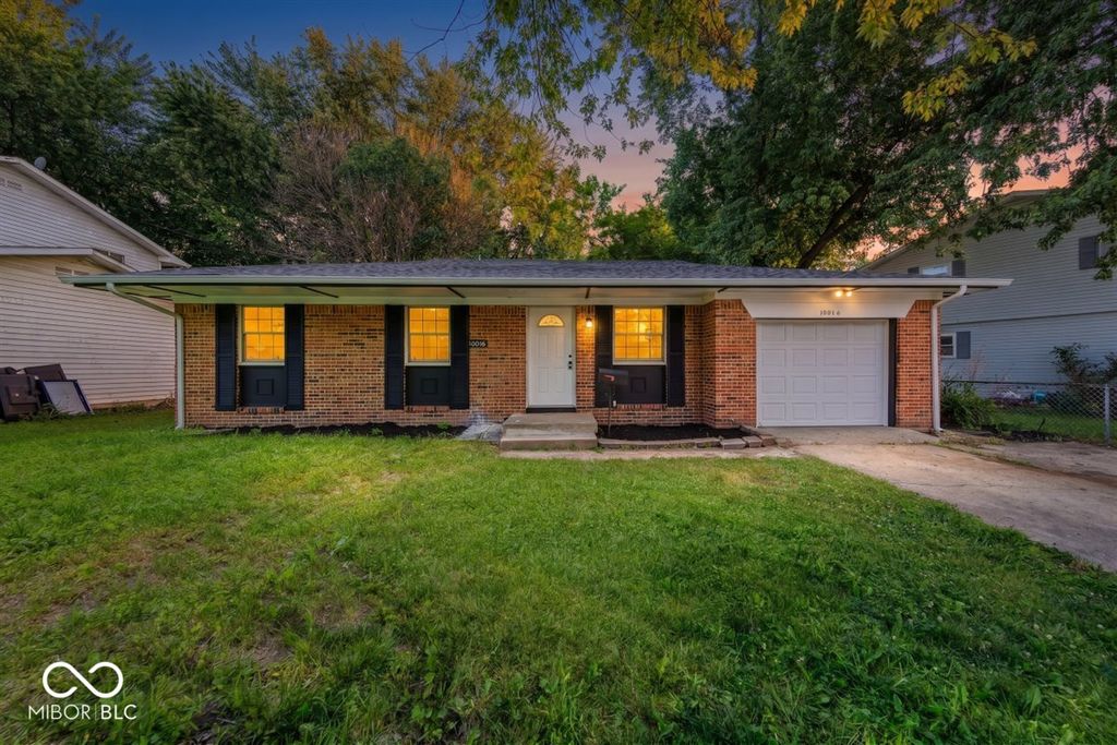 10016 Meadowlark Manor, Indianapolis, IN 46235