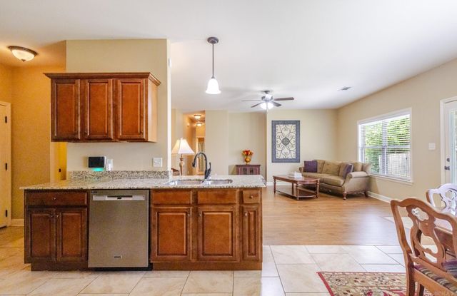 301 SANDLEWOOD Drive, Benton, AR 72015