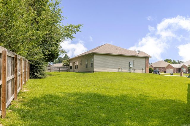 301 SANDLEWOOD Drive, Benton, AR 72015