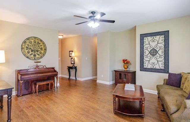 301 SANDLEWOOD Drive, Benton, AR 72015
