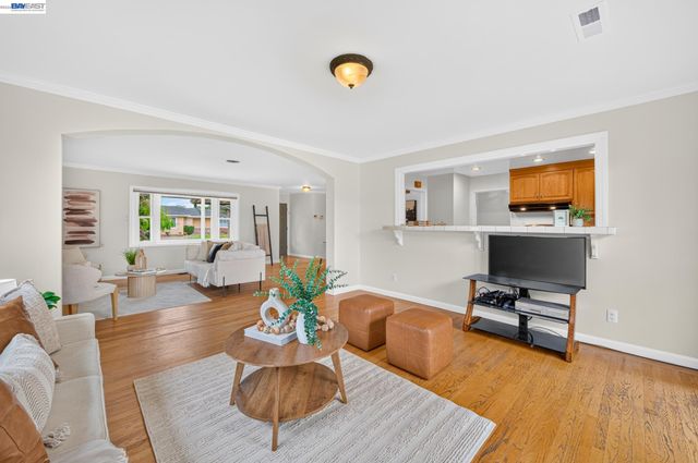 2062 Evergreen Ave, San Leandro, CA 94577