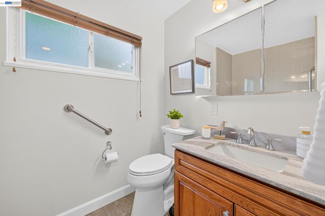 2062 Evergreen Ave, San Leandro, CA 94577