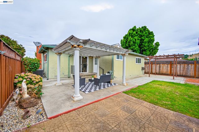 2062 Evergreen Ave, San Leandro, CA 94577