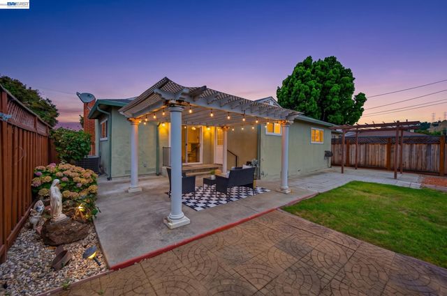 2062 Evergreen Ave, San Leandro, CA 94577
