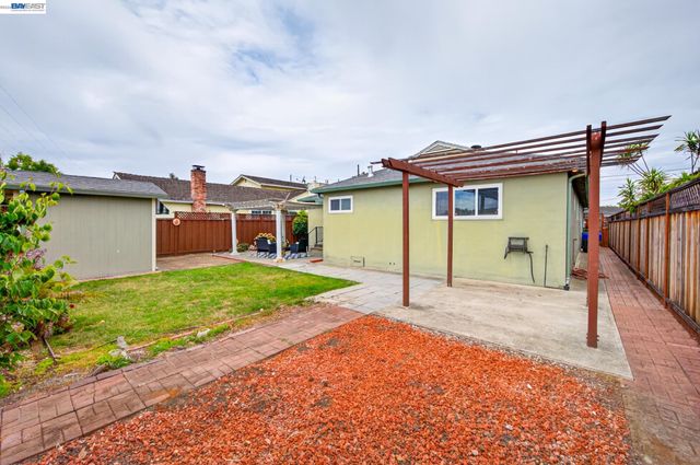2062 Evergreen Ave, San Leandro, CA 94577