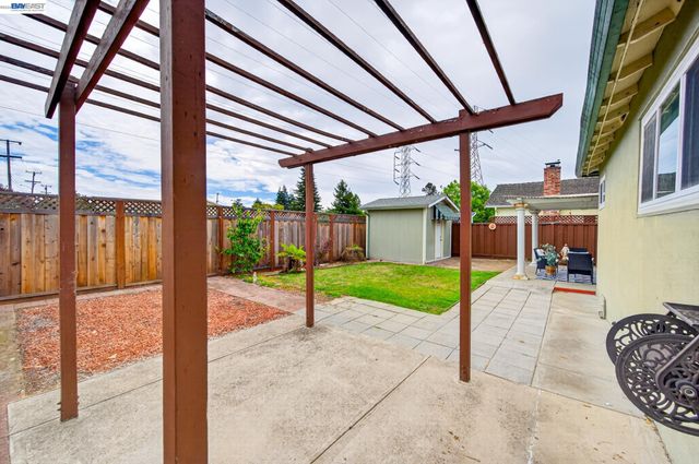 2062 Evergreen Ave, San Leandro, CA 94577