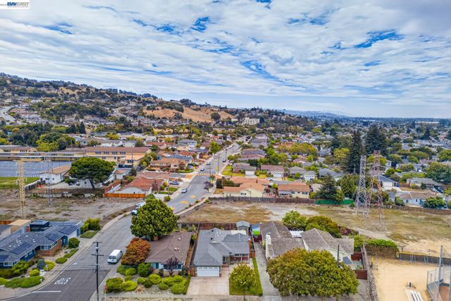 2062 Evergreen Ave, San Leandro, CA 94577