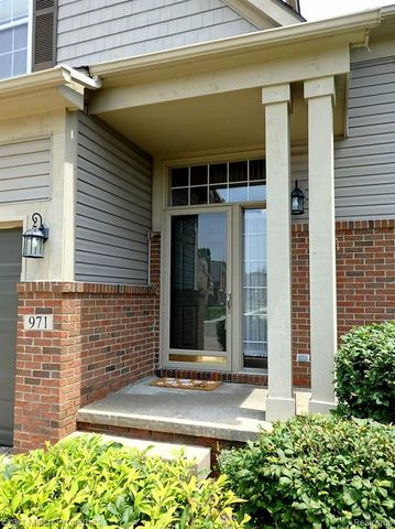 971 Sloane Court 4, White Lake, MI 48386