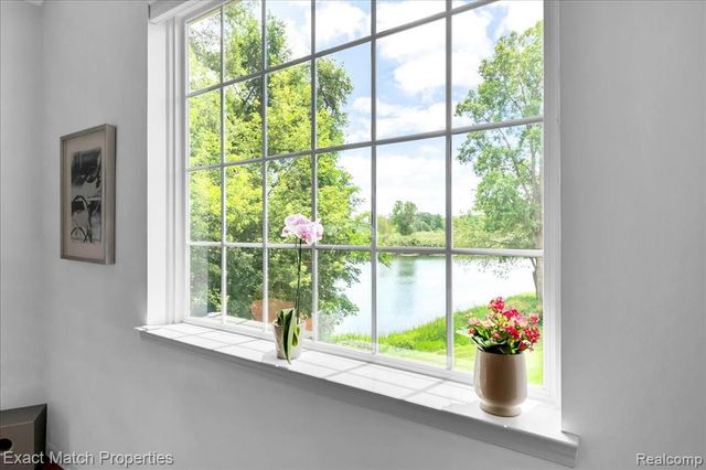 971 Sloane Court 4, White Lake, MI 48386