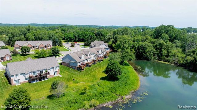 971 Sloane Court 4, White Lake, MI 48386