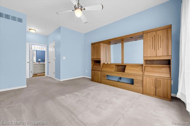 971 Sloane Court 4, White Lake, MI 48386