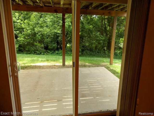 971 Sloane Court 4, White Lake, MI 48386