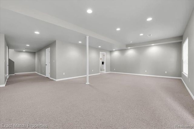 971 Sloane Court 4, White Lake, MI 48386